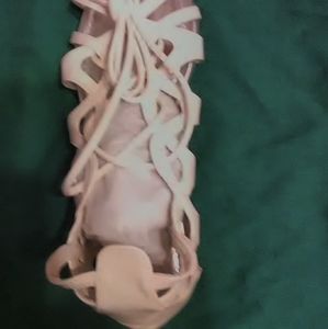 Women's shoes